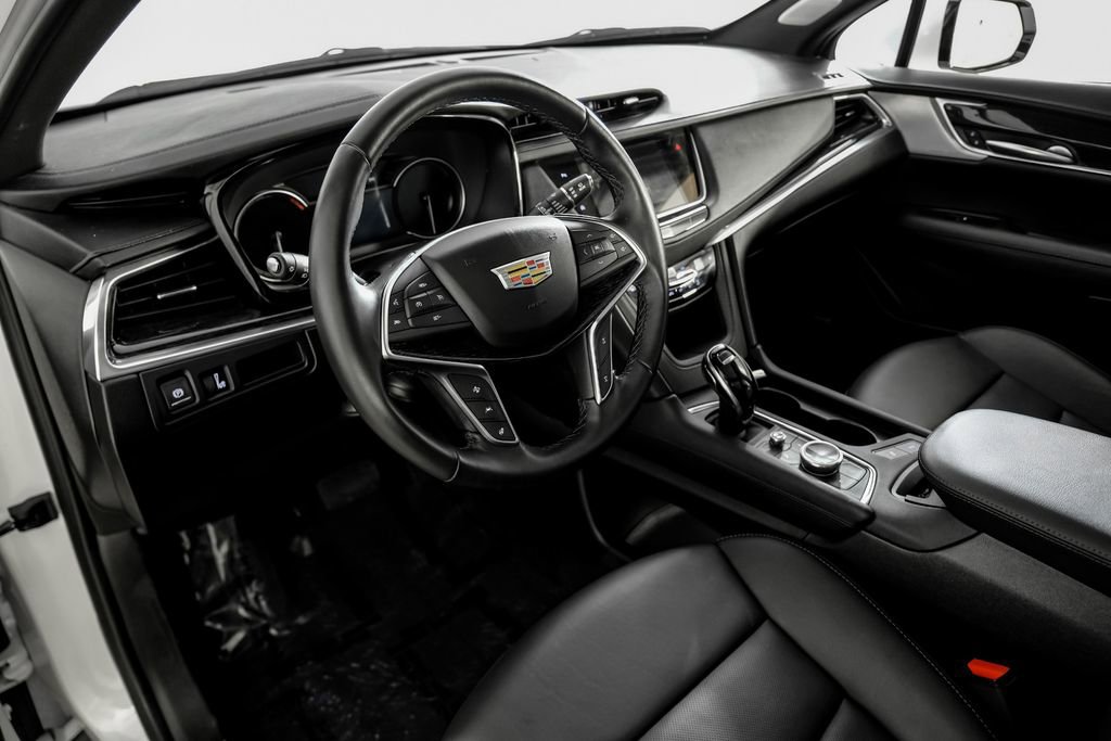 Used 2024 Cadillac XT5 Premium Luxury image 2