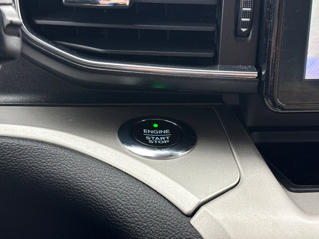 Used 2021 Ford Explorer XLT w/ Equipment Group 202A image 28