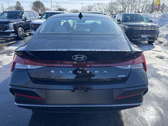 New 2026 Hyundai Elantra Limited FWD image 3