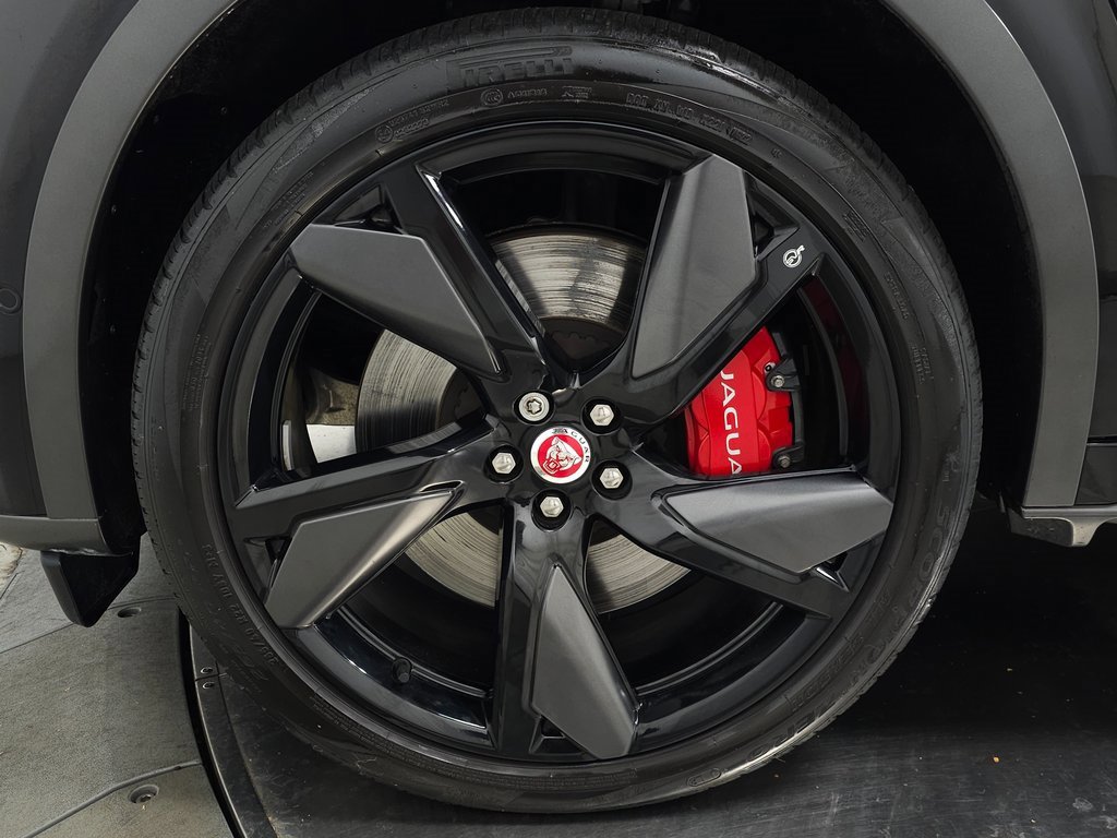 Used 2022 Jaguar F-PACE SVR image 14