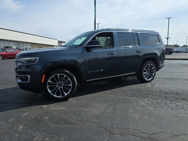 Used 2024 Jeep Wagoneer Series III w/ Premium Group I AWD/4WD image 3