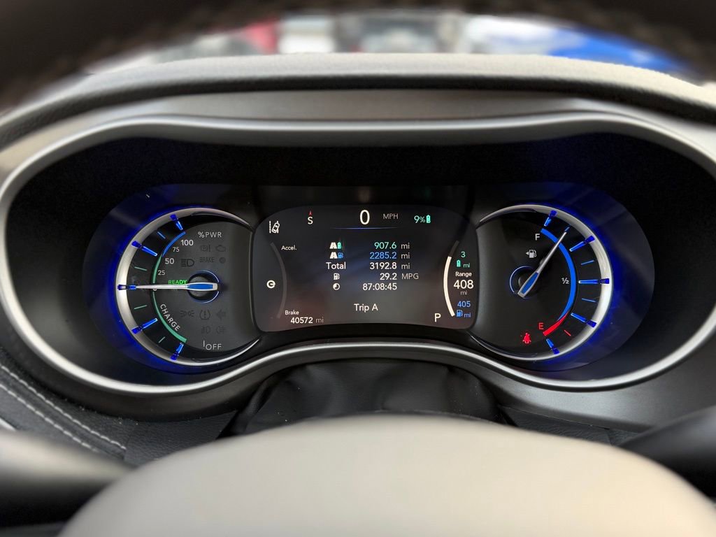 Used 2022 Chrysler Pacifica Touring-L image 12