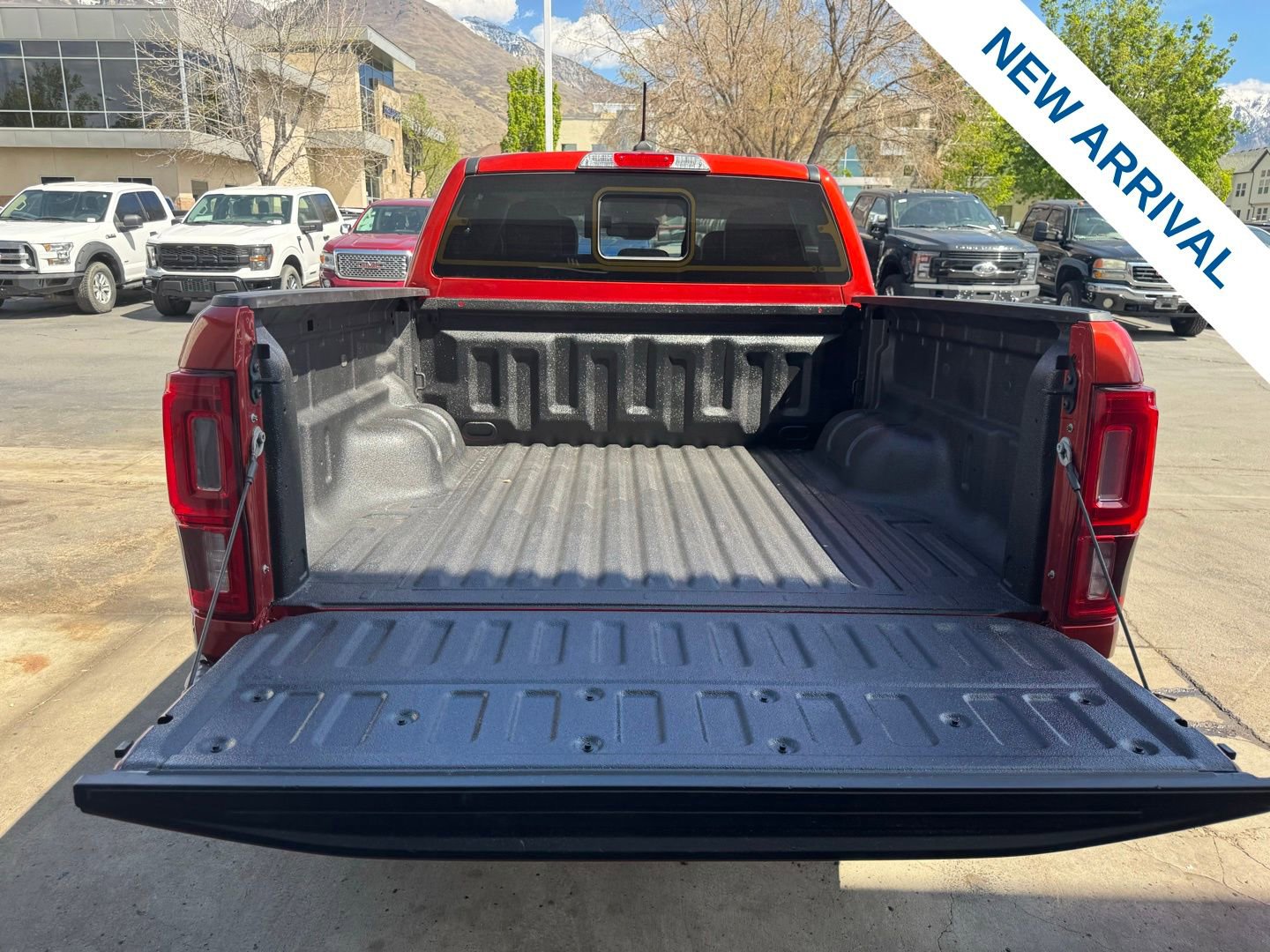Used 2022 Ford Ranger Lariat w/ Tremor Off-Road Package AWD/4WD image 13