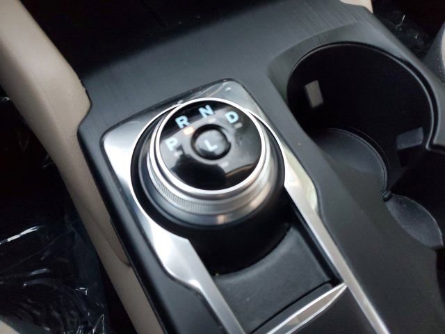 Certified 2020 Ford Escape SE image 27