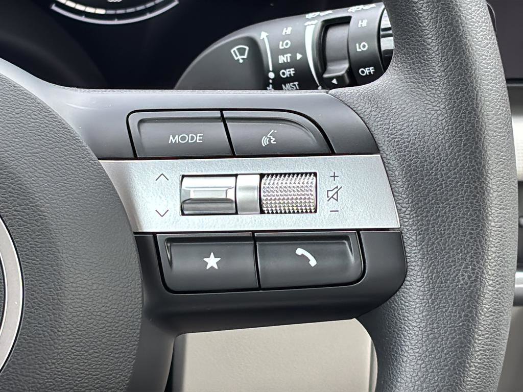 Certified 2025 Hyundai Tucson SE image 27