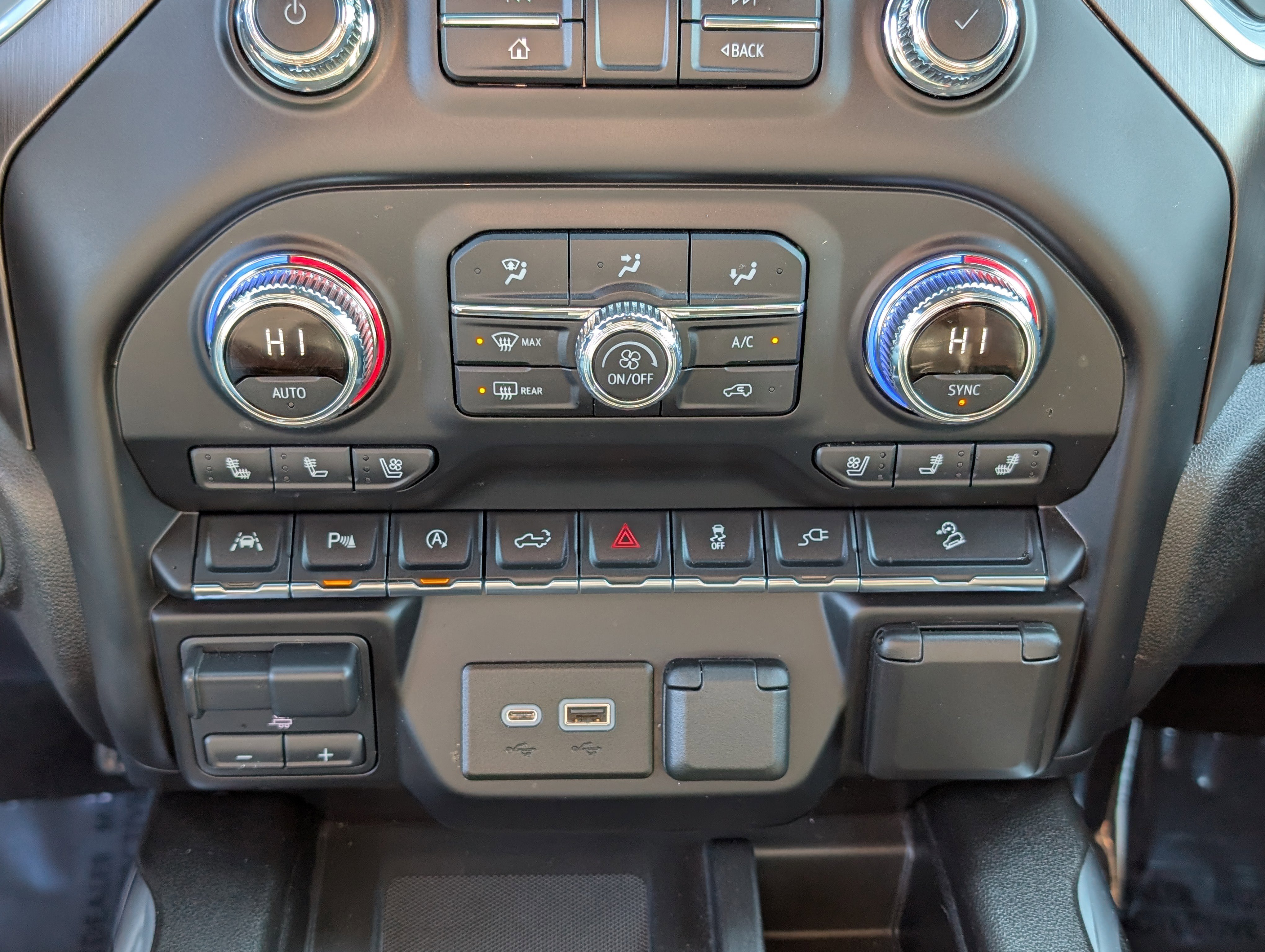 Used 2021 GMC Sierra 1500 AT4 w/ AT4 Premium Package image 25