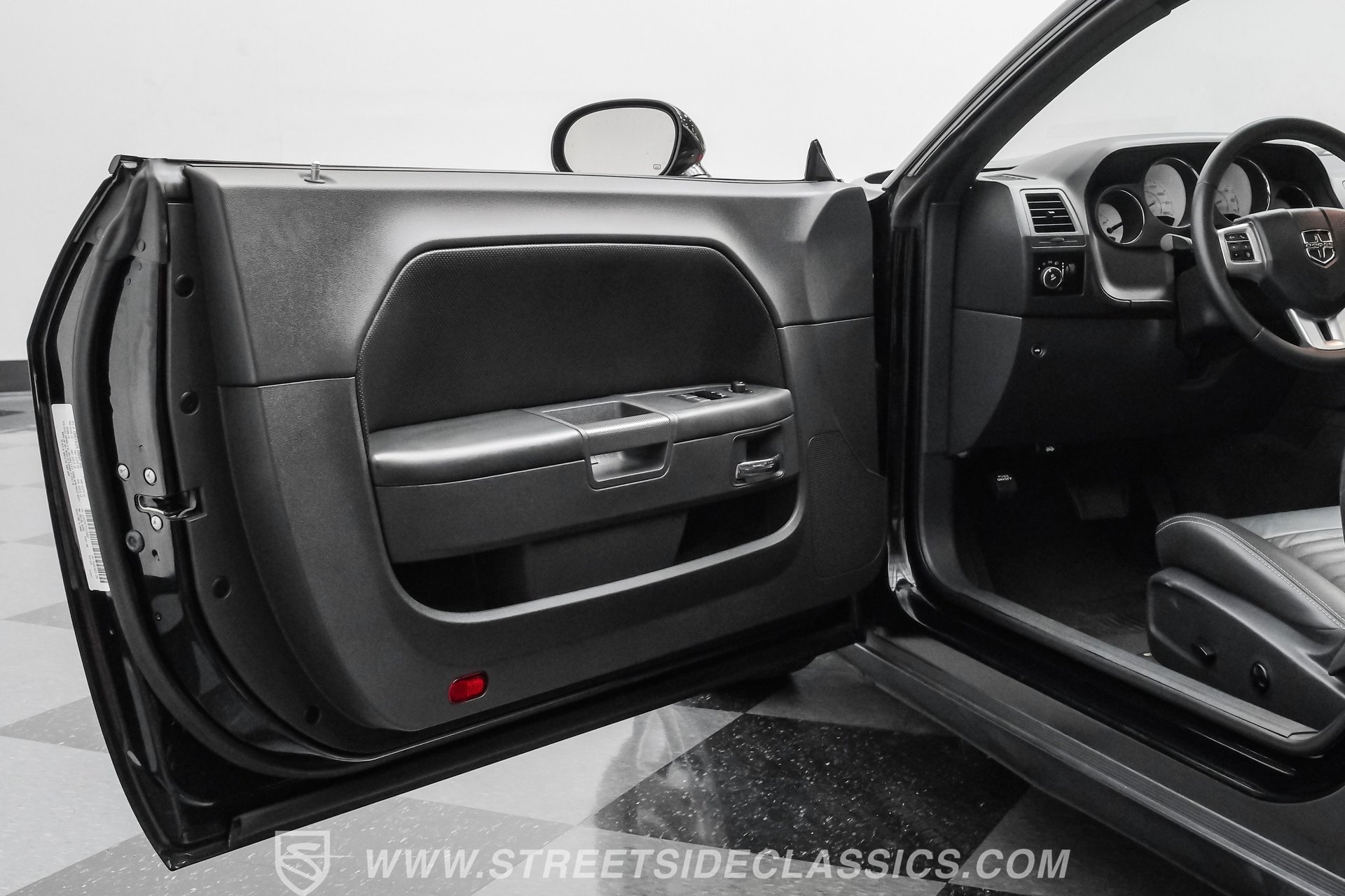 Used 2012 Dodge Challenger R/T RWD image 39
