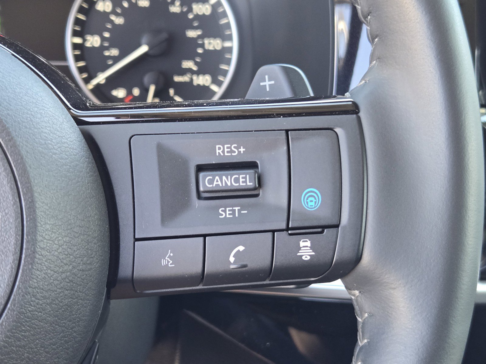 Used 2023 Nissan Pathfinder SL w/ Lighting Package (N92) FWD image 24