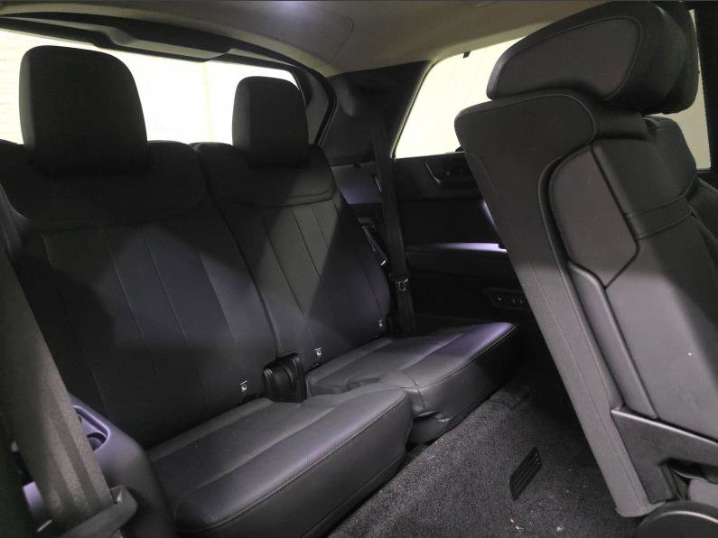 Used 2023 Land Rover Range Rover Long Wheelbase SE AWD/4WD image 9
