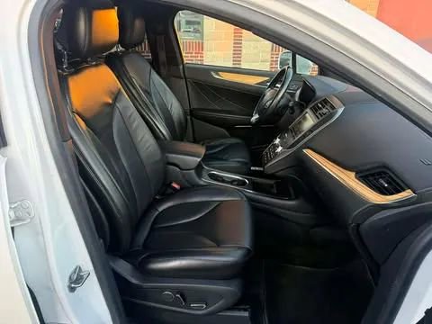 Used 2015 Lincoln MKC AWD w/ Equipment Group 101A Select image 11