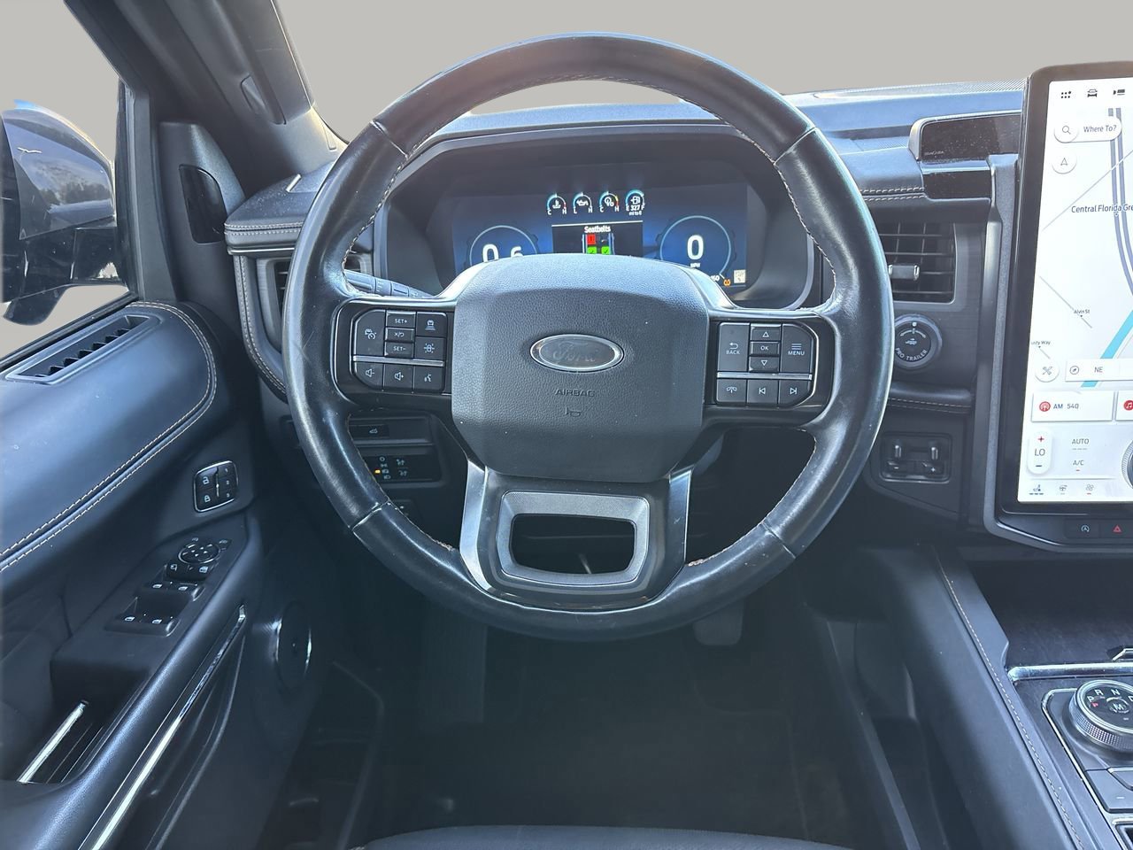 Used 2023 Ford Expedition Platinum image 14