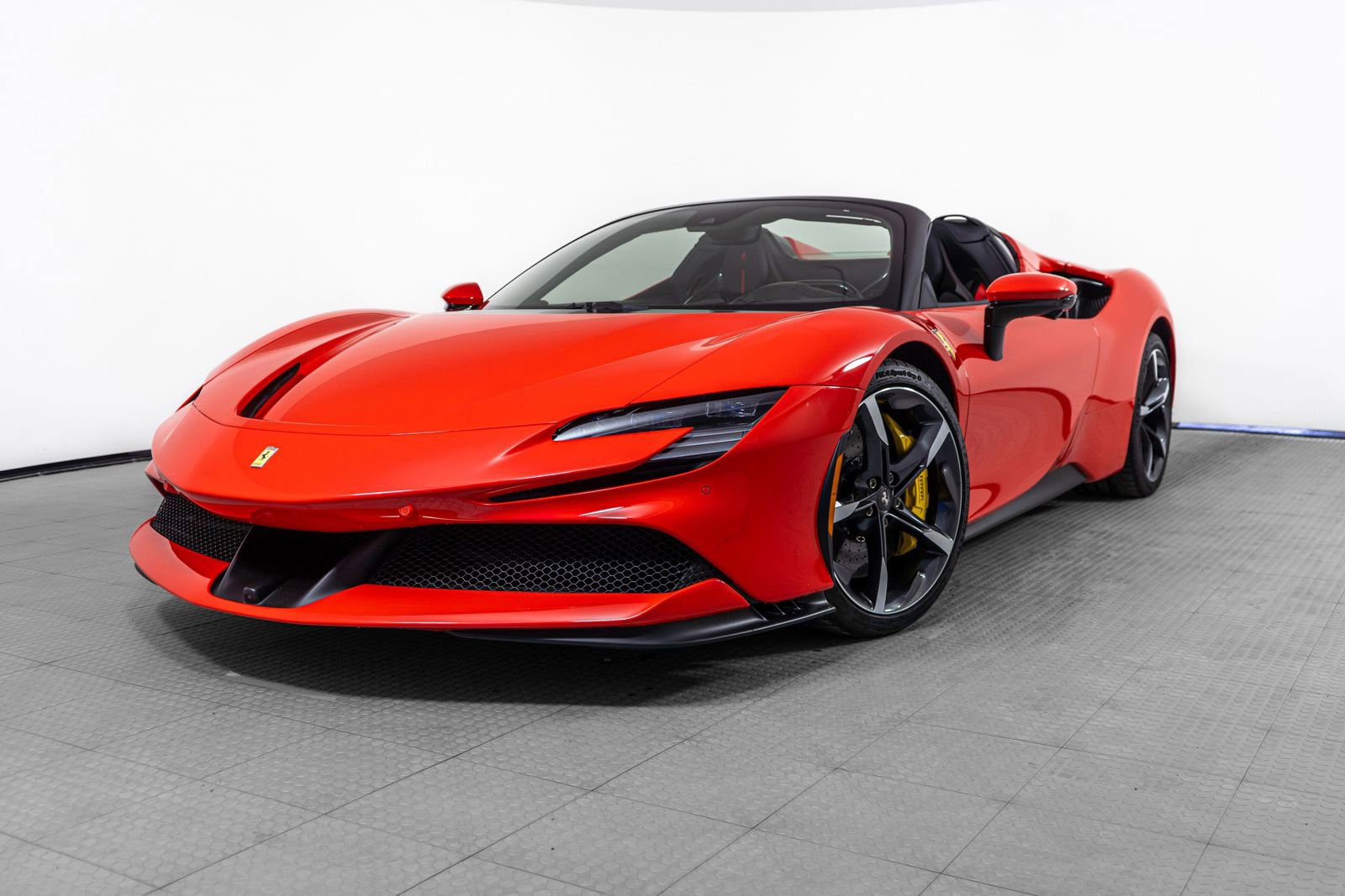 Certified 2024 Ferrari SF90 Spider image 1