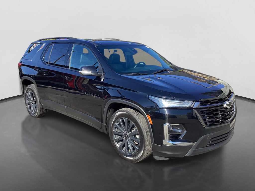 Used 2023 Chevrolet Traverse RS w/ LPO, Cargo Package AWD/4WD image 3
