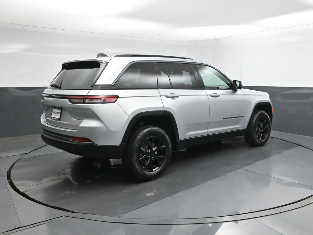 New 2026 Jeep Grand Cherokee Altitude image 11