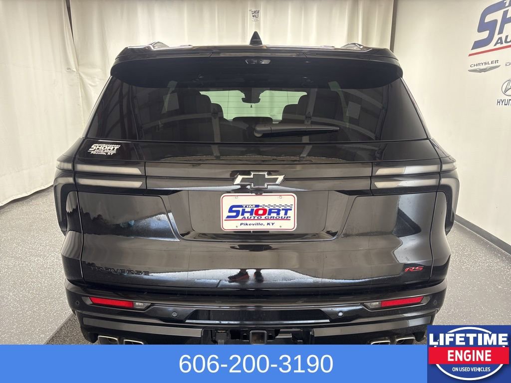 Used 2024 Chevrolet Traverse RS image 6