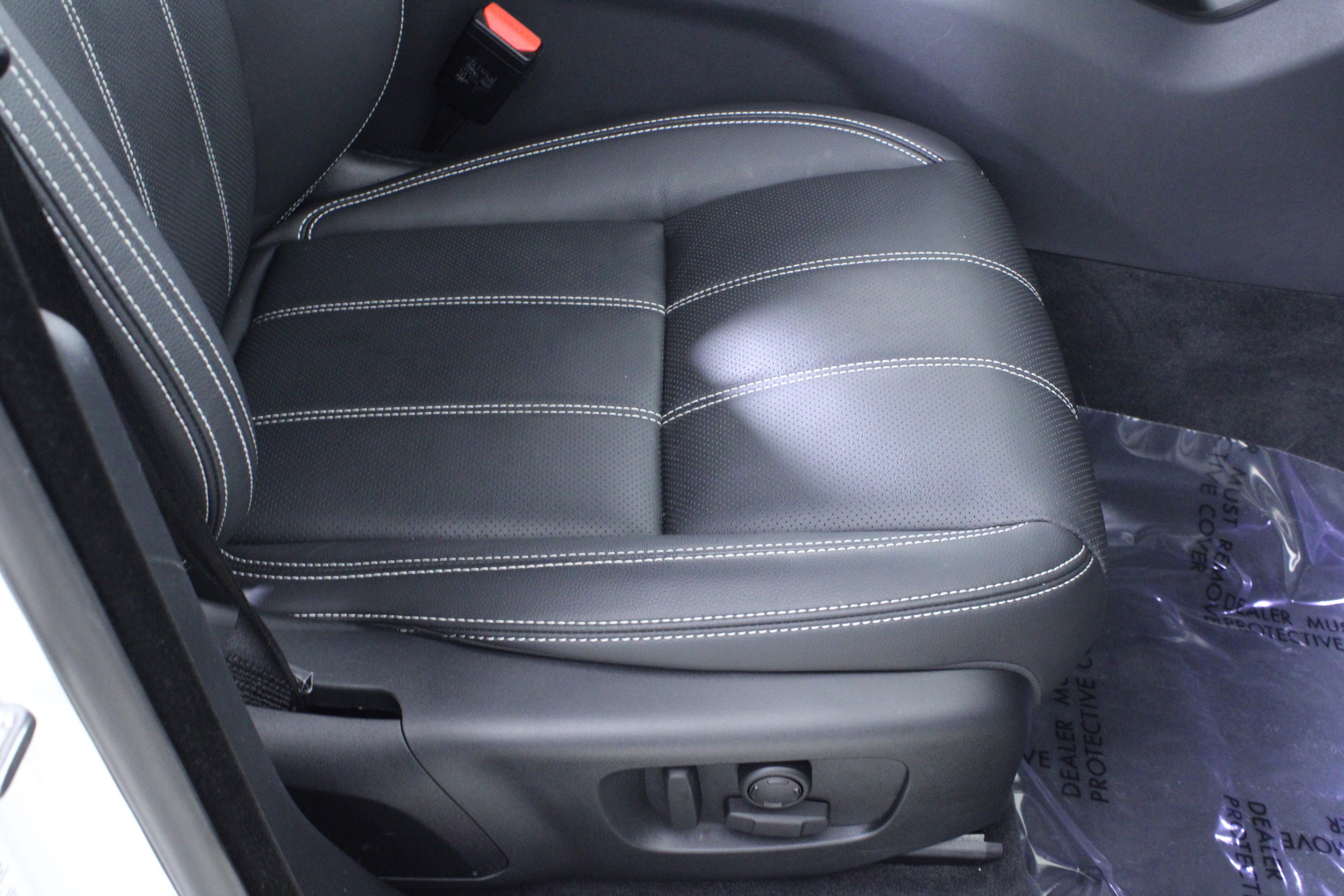 Used 2023 Land Rover Range Rover Velar R-Dynamic S image 15