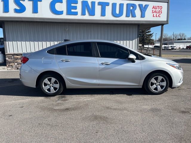 Used 2018 Chevrolet Cruze LS image 16