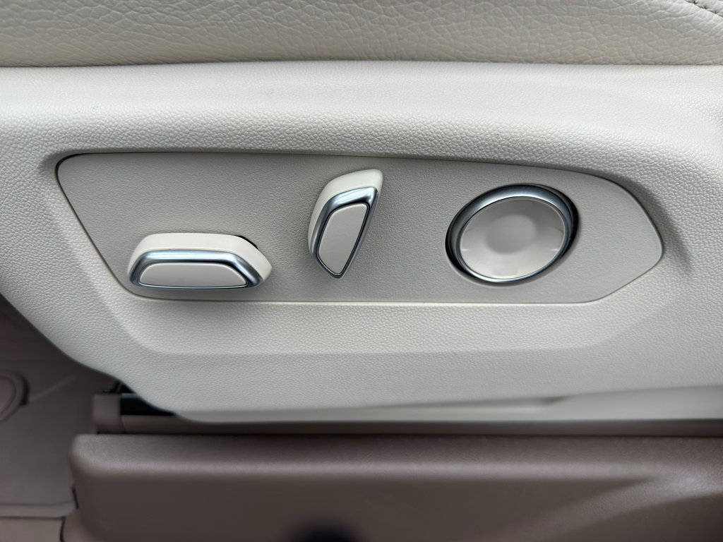 New 2026 GMC Yukon XL Denali image 24
