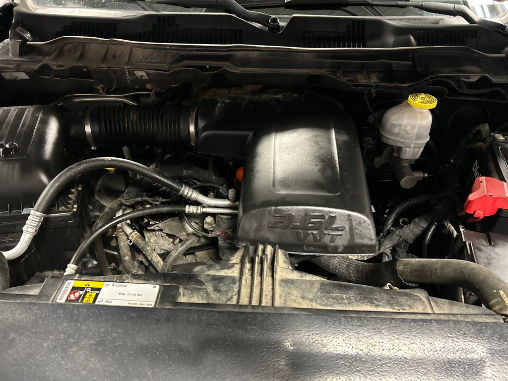 Used 2018 RAM 1500 Classic SLT image 24