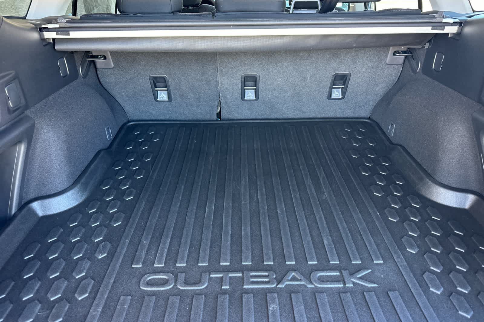 Certified 2025 Subaru Outback Premium AWD/4WD image 14