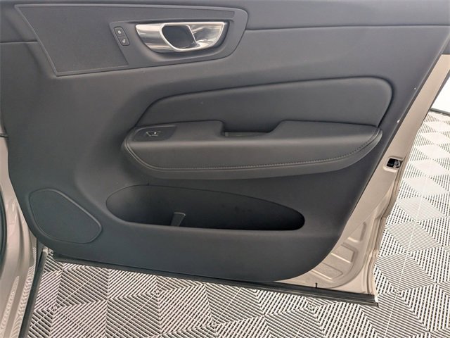 Used 2025 Volvo XC60 B5 Plus image 35