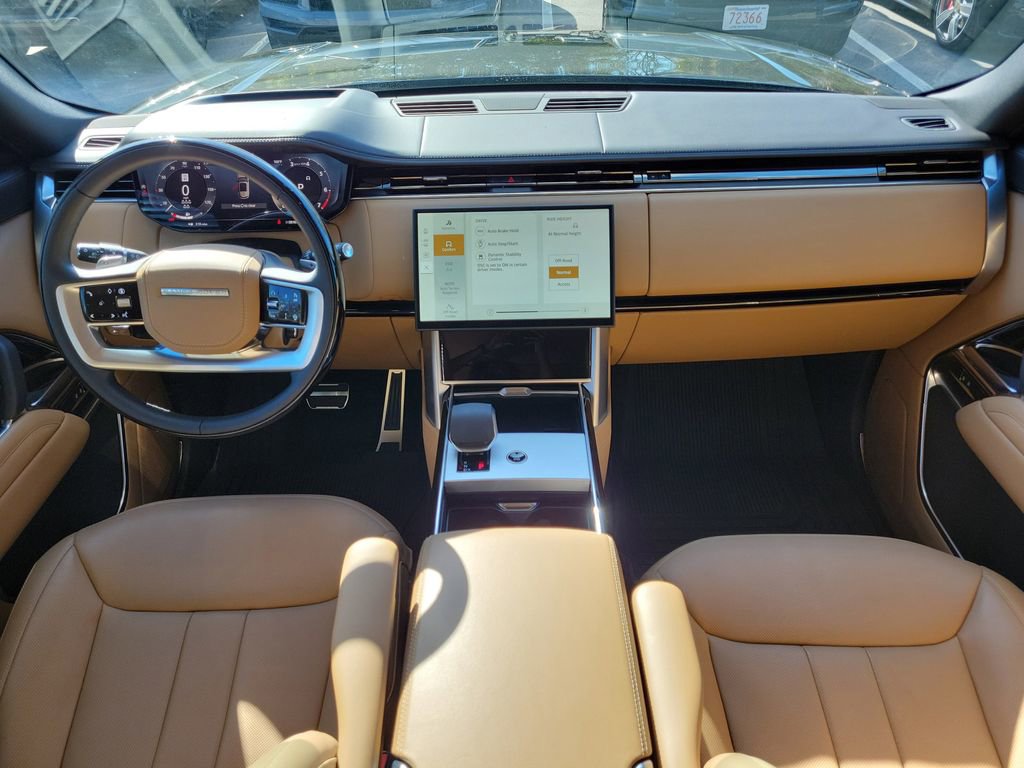 Used 2025 Land Rover Range Rover Long Wheelbase SE image 20