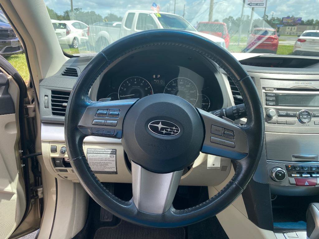 Used 2010 Subaru Outback 2.5i Premium AWD/4WD image 27
