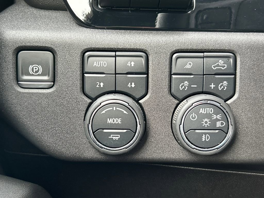 Used 2025 Chevrolet Silverado 3500 LTZ w/ LTZ Plus Package image 12