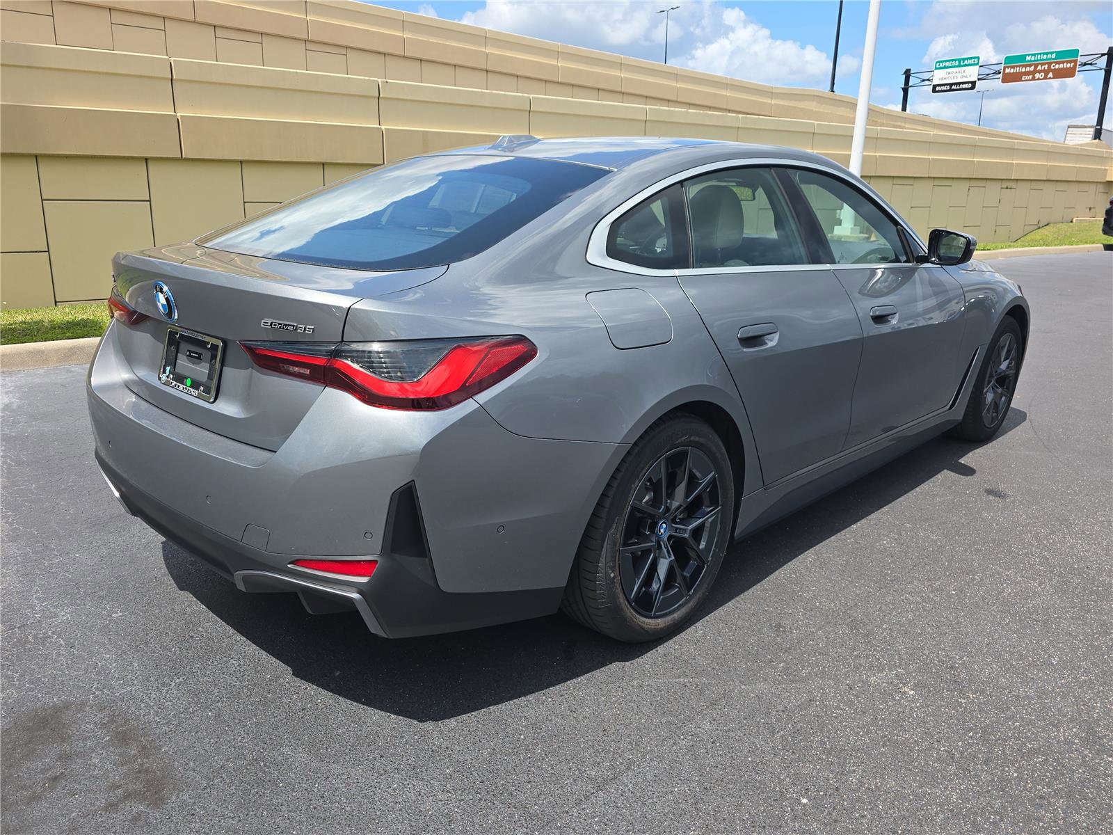 Used 2023 BMW i4 eDrive35 w/ Premium Package image 2