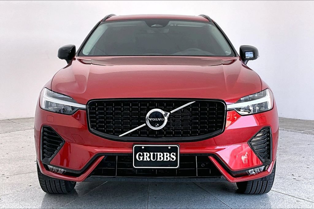 Certified 2024 Volvo XC60 B5 Plus w/ Protection Package Premier AWD/4WD image 3