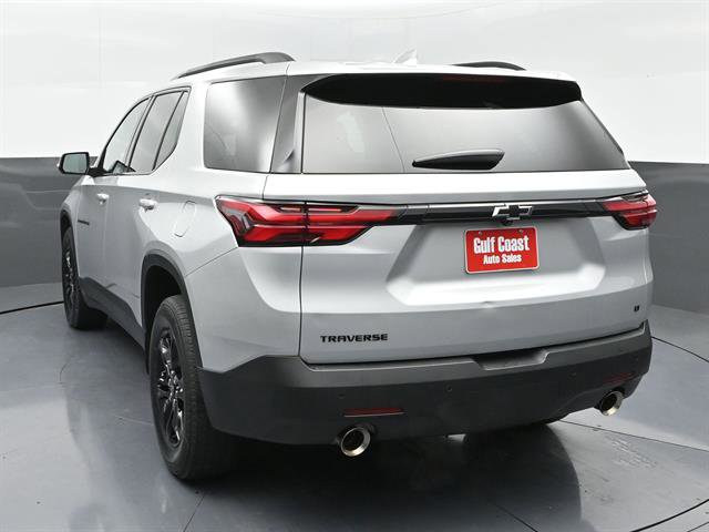 Used 2022 Chevrolet Traverse LT FWD image 4