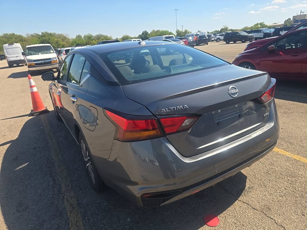 Used 2025 Nissan Altima 2.5 SV AWD/4WD image 4