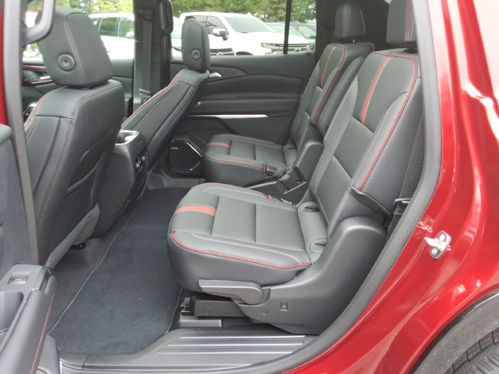 New 2027 Chevrolet Traverse RS FWD image 16