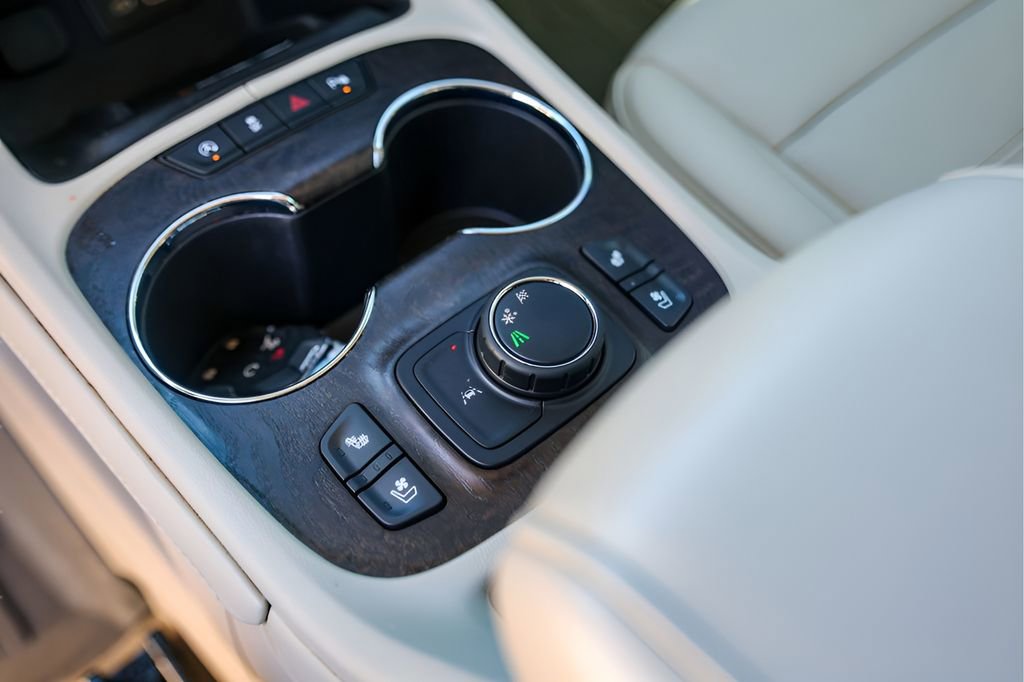 Used 2023 GMC Acadia Denali image 23