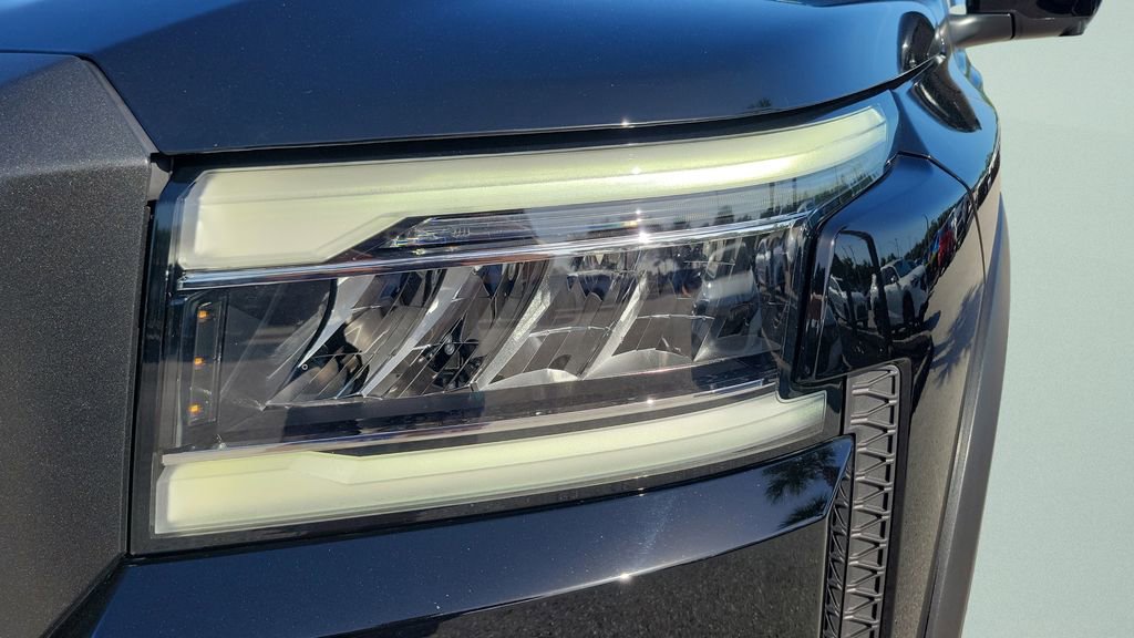 Used 2022 Nissan Frontier PRO-4X image 32