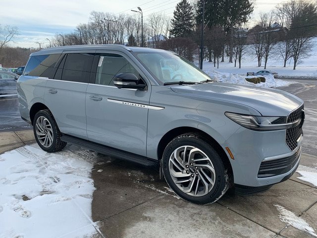 New 2026 Lincoln Navigator Premiere image 14