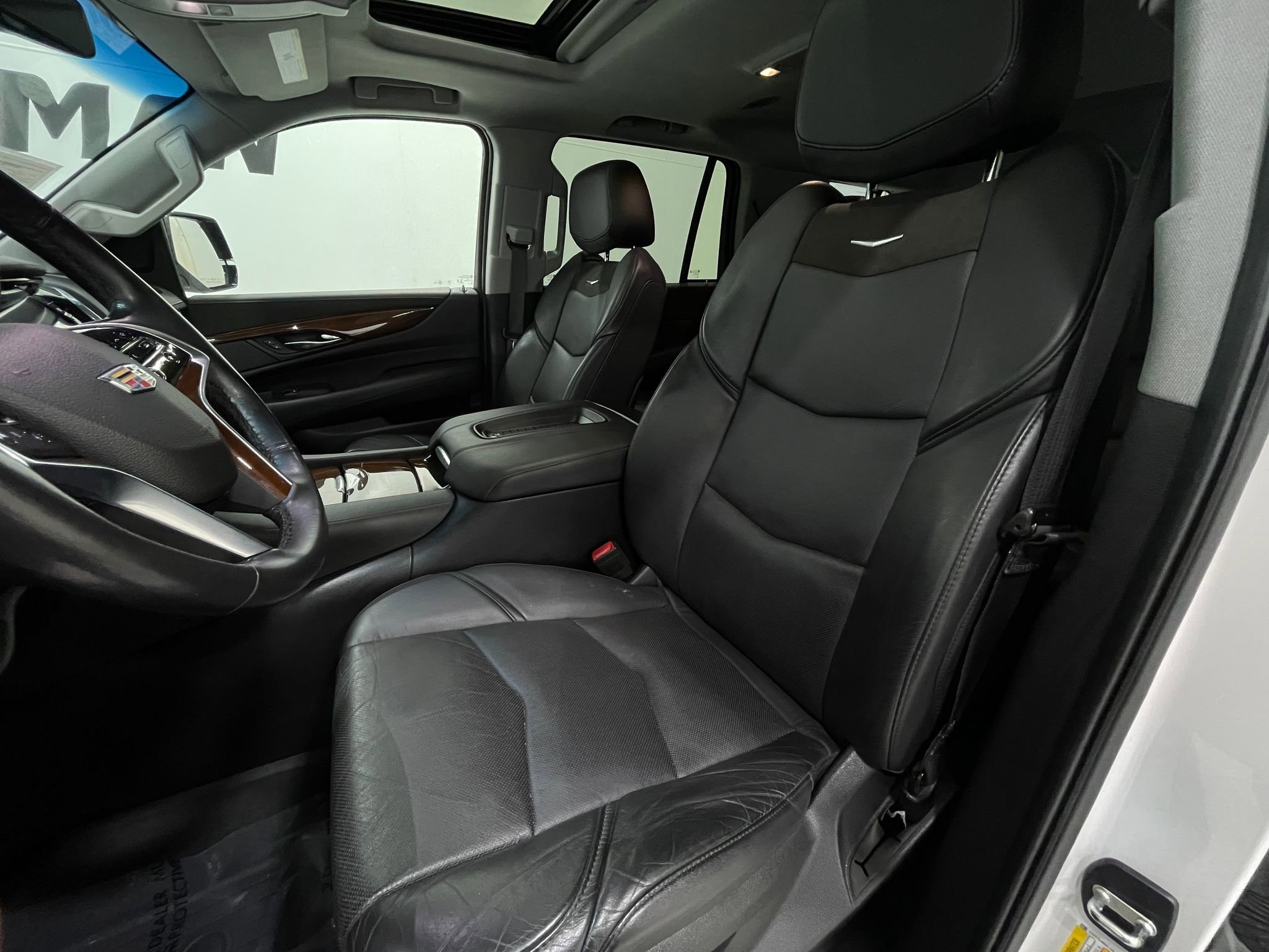 Used 2018 Cadillac Escalade Luxury w/ LPO, Radiant Package image 20