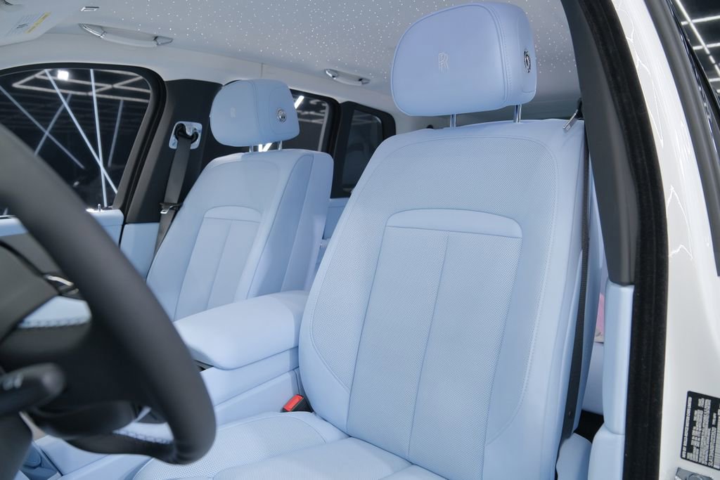 Used 2026 Rolls-Royce Cullinan AWD/4WD image 30
