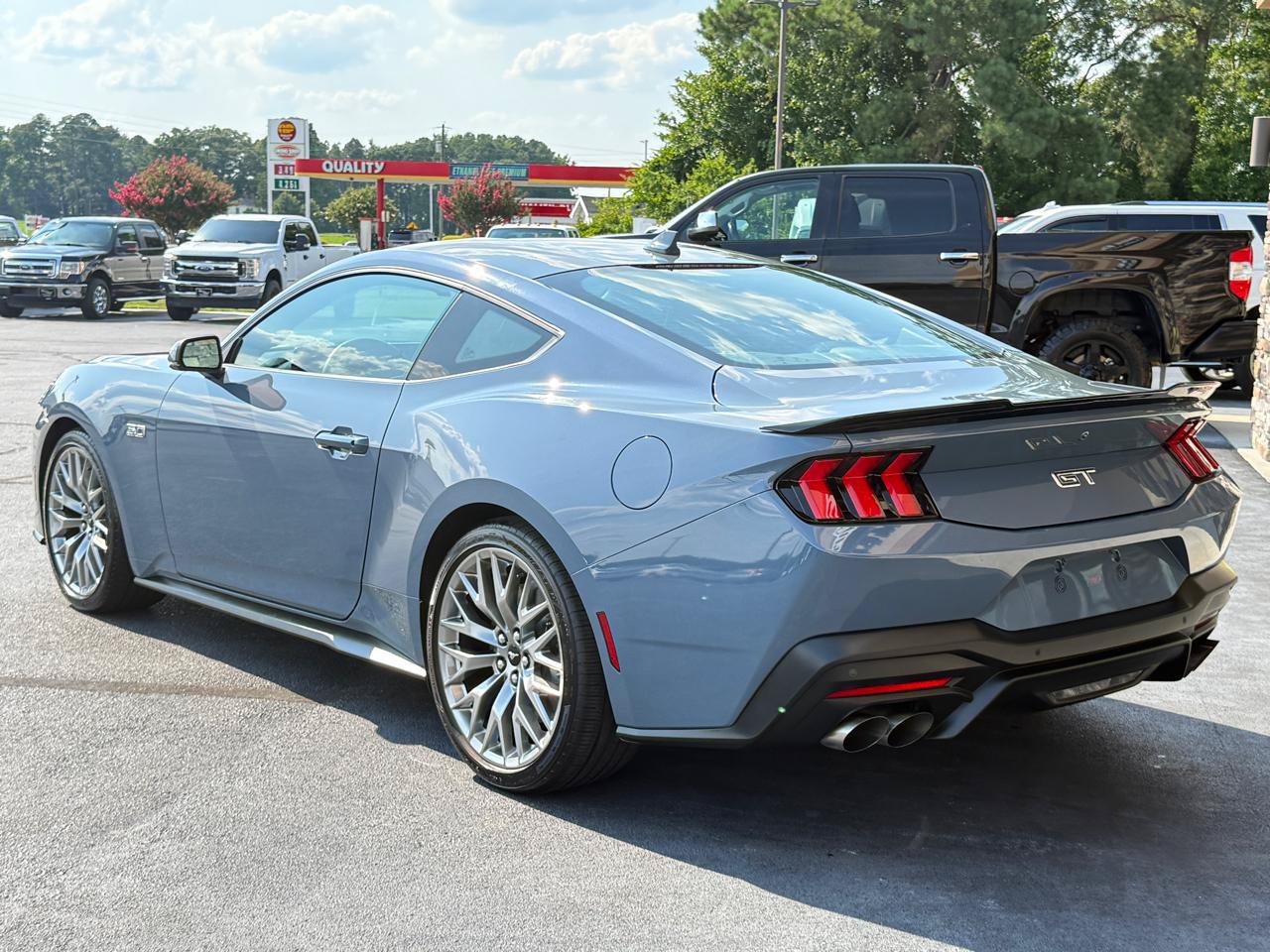 Used 2024 Ford Mustang GT Premium RWD image 3