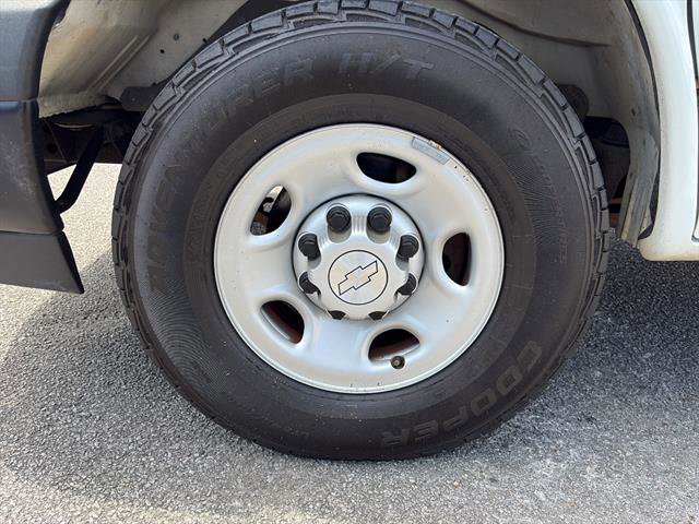 Used 2020 Chevrolet Express 2500 RWD image 10