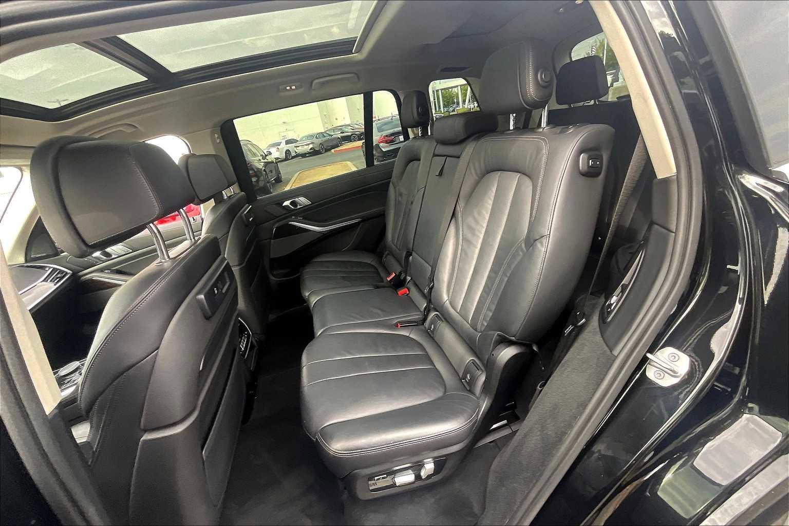 Used 2020 BMW X7 xDrive40i w/ Premium Package image 29