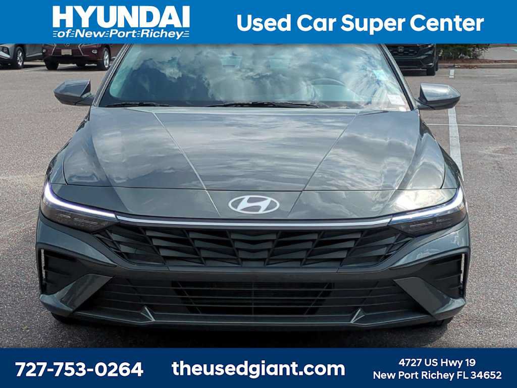 Certified 2026 Hyundai Elantra SE FWD image 8
