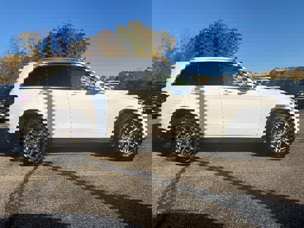 Used 2022 Mercedes-Benz GLC 300 4MATIC image 8