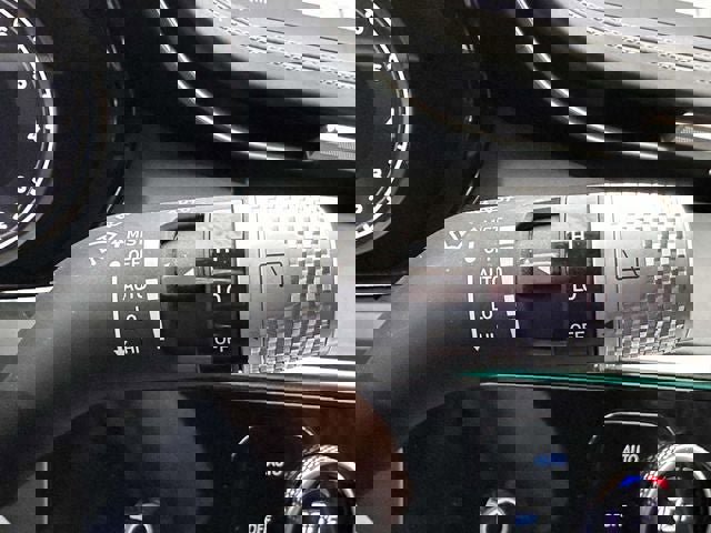 Used 2025 Genesis GV70 3.5T Sport w/ Sport Advanced Package image 30