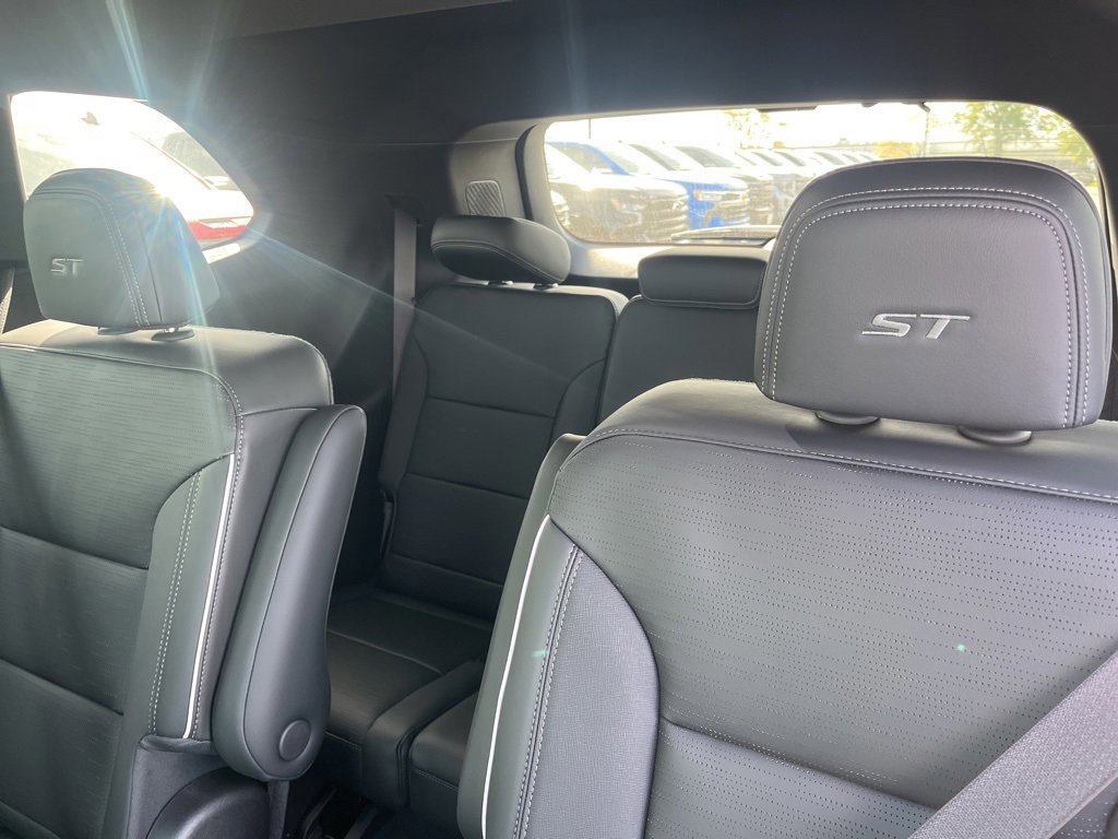 New 2026 Buick Enclave Sport Touring w/ Power Package image 13