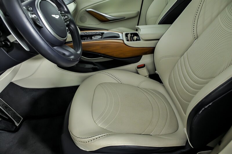 Used 2022 Aston Martin DBX AWD/4WD image 19
