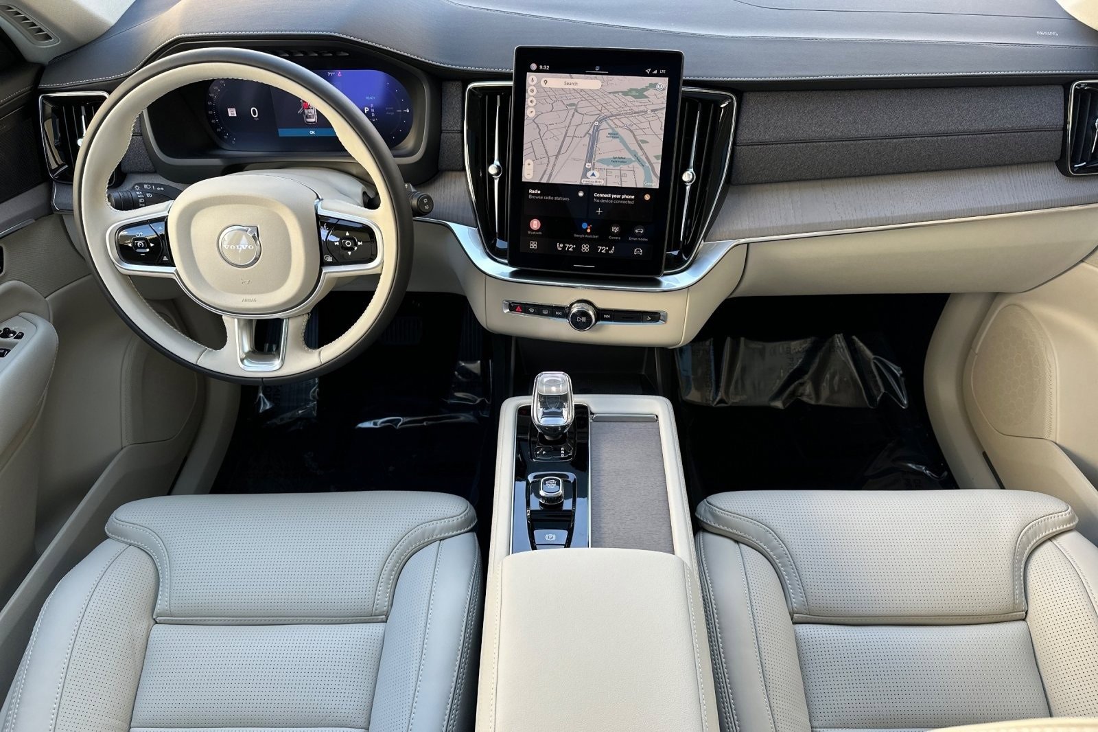 New 2026 Volvo XC90 T8 Ultra image 3