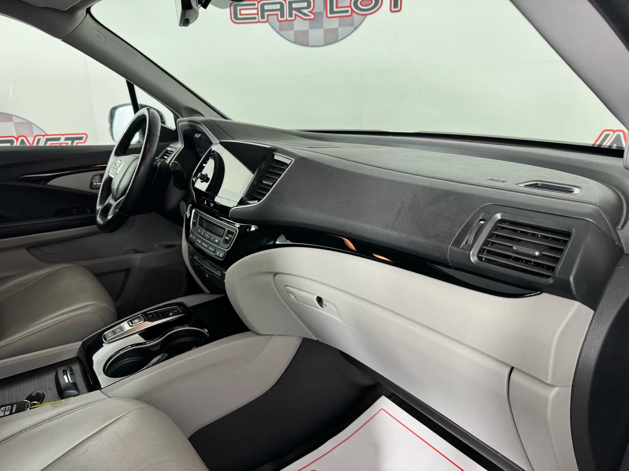 Used 2021 Honda Pilot Touring image 12