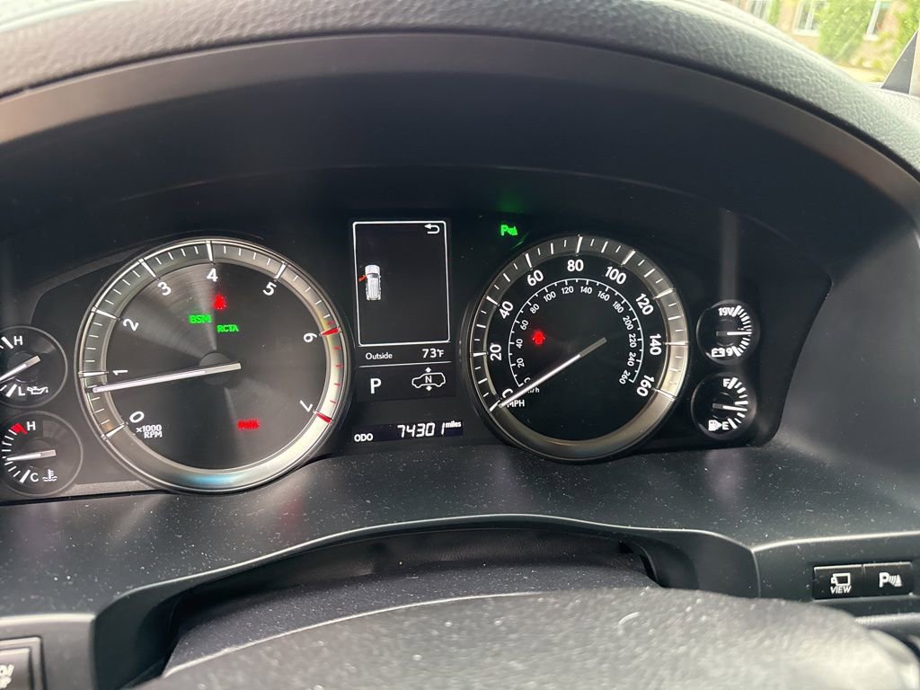 Used 2016 Lexus LX 570 4WD w/ Luxury Package image 11