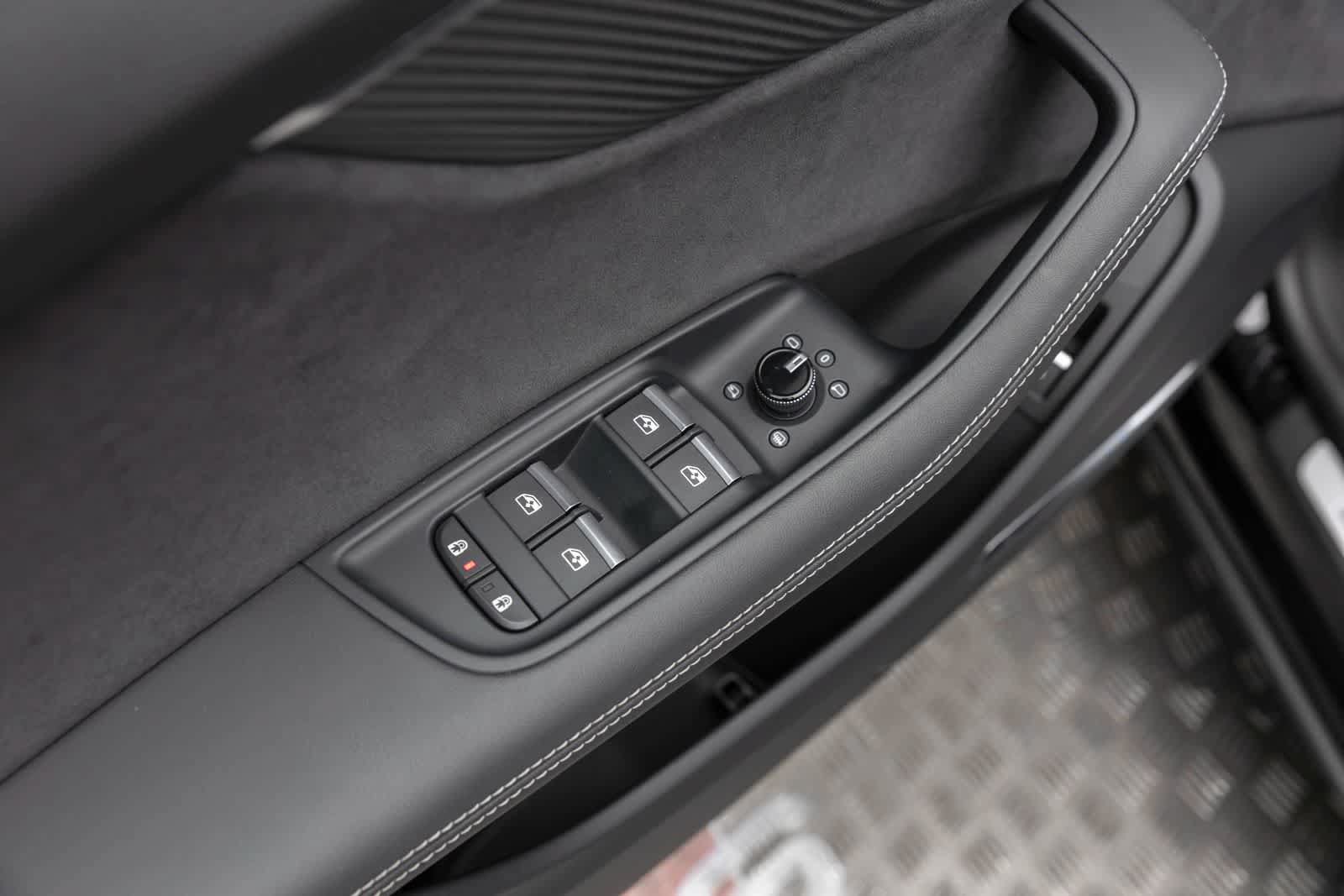 Used 2024 Audi SQ8 Prestige w/ Prestige Package AWD/4WD image 25